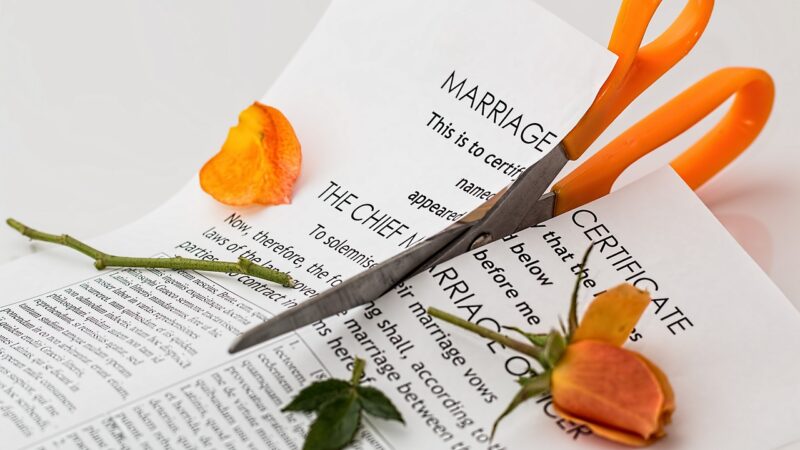 Jak uzyskać alimenty w postępowaniu rozwodowym?