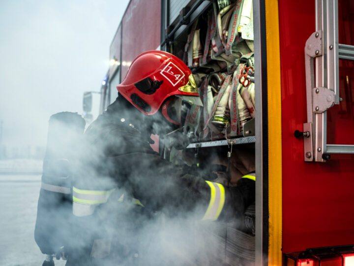 Ćwiczenia strażaków na Dolnym Śląsku w zbiorniku Topola