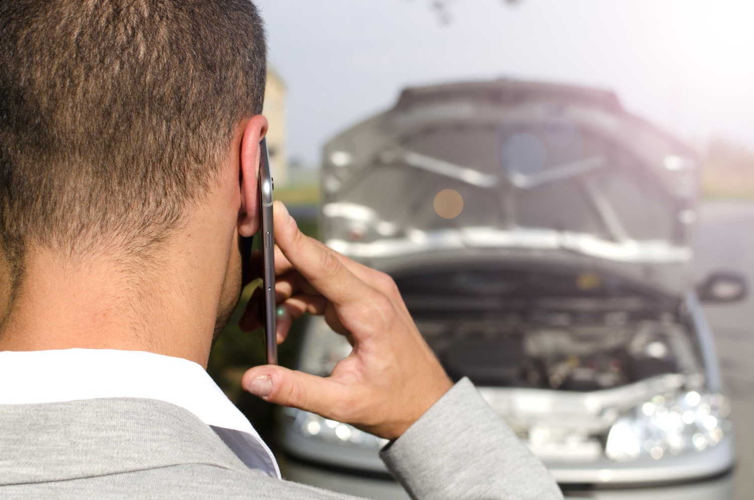 Przeszkody na autostradzie A4 ze względu na kolizję ciężarówki z barierami