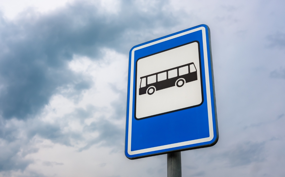 Problemy z komunikacją miejską we Wrocławiu: codziennie brakuje autobusów z powodu niedoboru kierowców