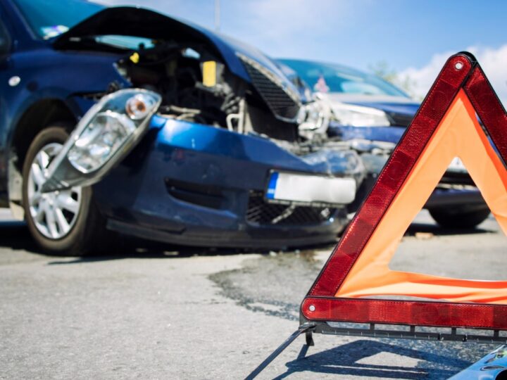 Tragedia na autostradzie A4 koło Bolesławca – śmiertelny wypadek busa z piaskarką