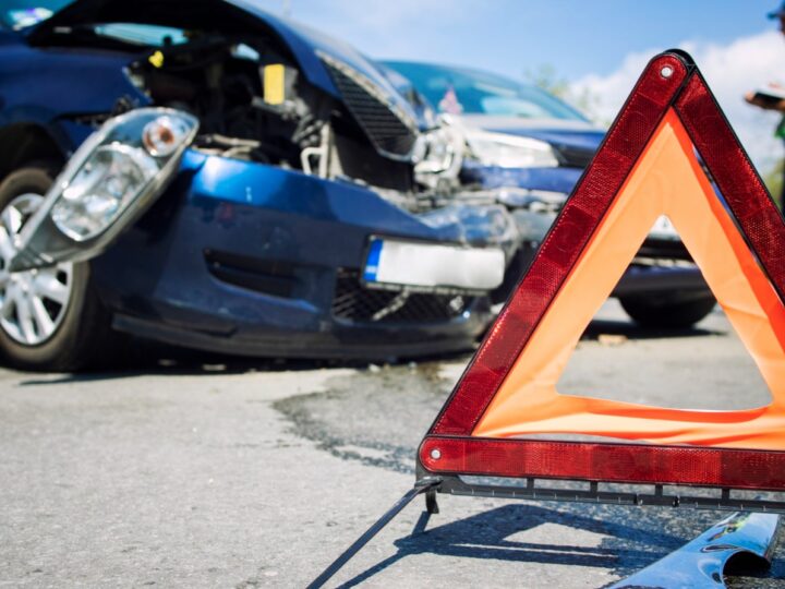 Przez poważne wypadki na A4 przepływ ruchu w kierunku Wrocławia jest utrudniony