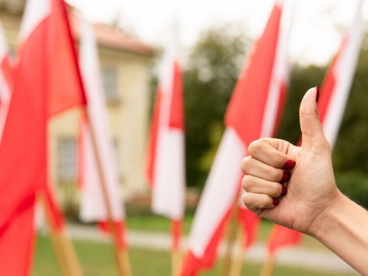 Dzień Flagi jako okazja do zaszczepienia w młodych ludziach dumy narodowej