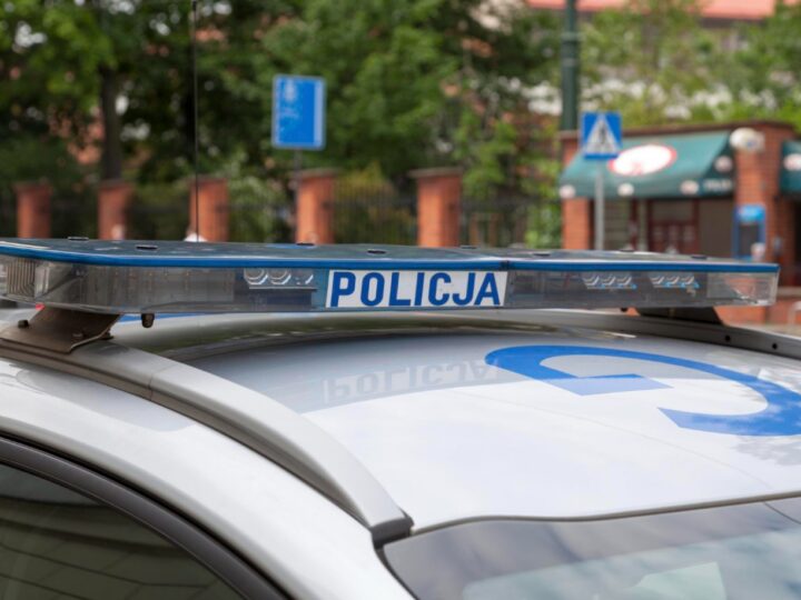 Przełom w śledztwie po 27 latach: mężczyźni podejrzani o brutalny napad na kantor i morderstwo zatrzymani we Wrocławiu