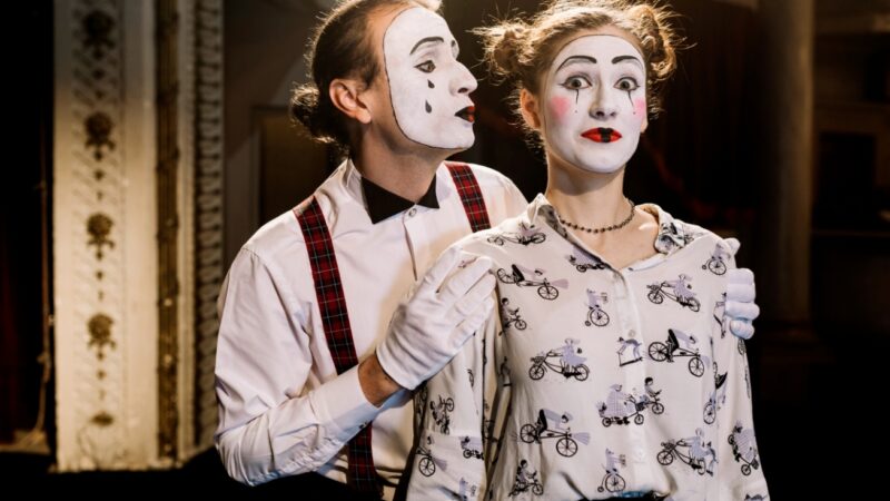 Spektakl dla dzieci "Czarodziejski Flet" – magiczna siła muzyki w interpretacji Wrocławskiego Teatru Lalek