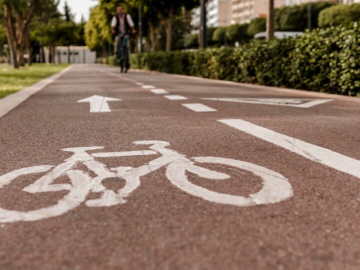Konkurs na projekt ścieżki rowerowej wzdłuż ulicy Sienkiewicza we Wrocławiu – rozpatrywanie ofert