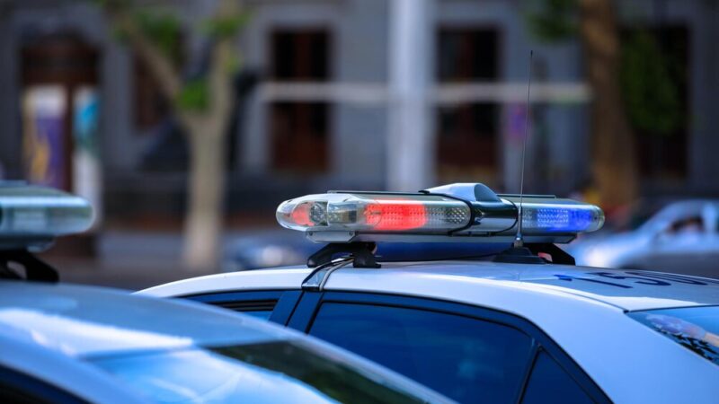 Brutalny atak na seniora we Wrocławiu: 34-latek zatrzymany po napaści na przystanku tramwajowym