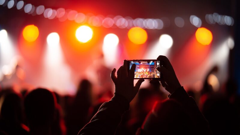 Dominik Dudek na żywo: emocjonalny koncert w Wrocławiu!