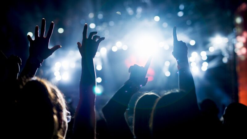 Ed Sheeran zaskakuje fanów rowerową przejażdżką po Wrocławiu!