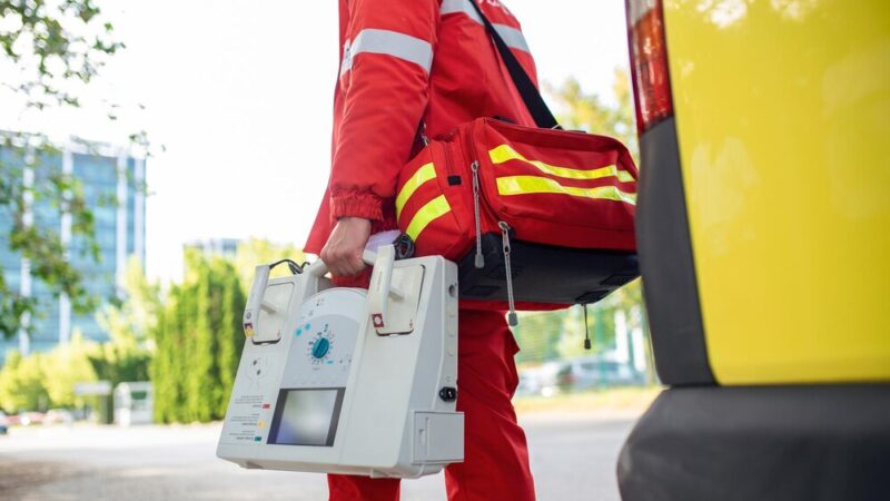 Piknik Bezpieczeństwa pod Iglicą: Poznaj Służby i Ciesz się Atrakcjami!