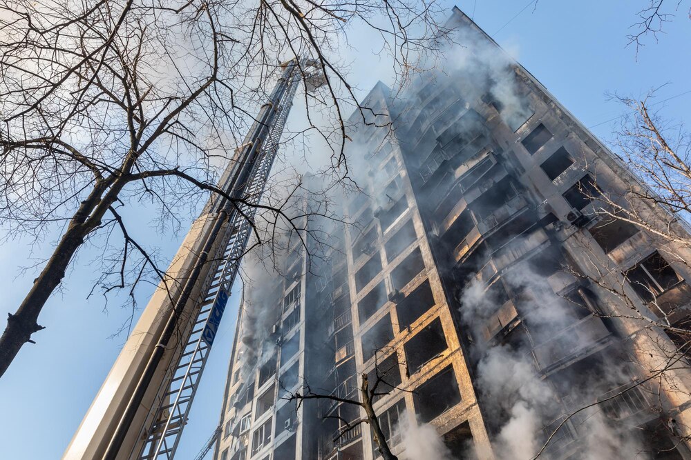 Tragedia we Wrocławiu: Pożar w wieżowcu kończy się śmiercią kobiety