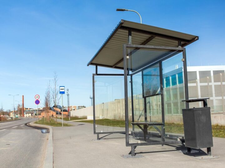 Wrocław walczy z wandalizmem: przystanki odzyskują blask!