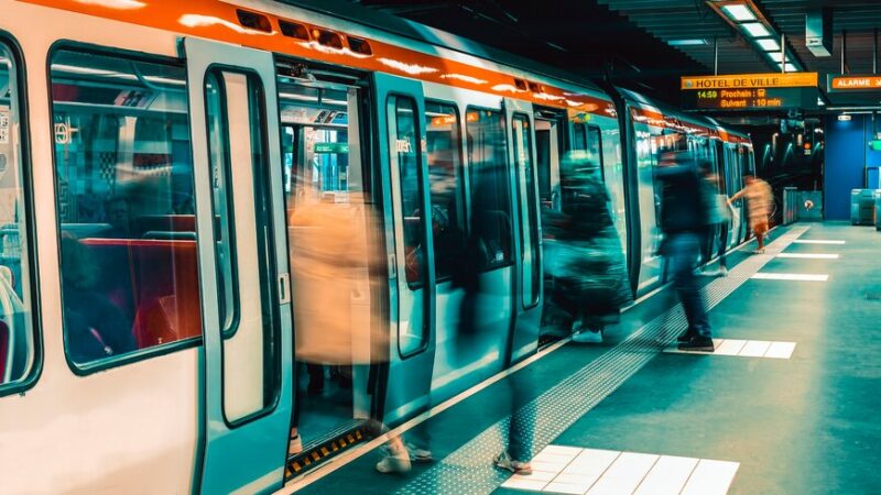 Wrocław wprowadza rewolucję w komunikacji: nowy węzeł przesiadkowy i innowacyjne przystanki!