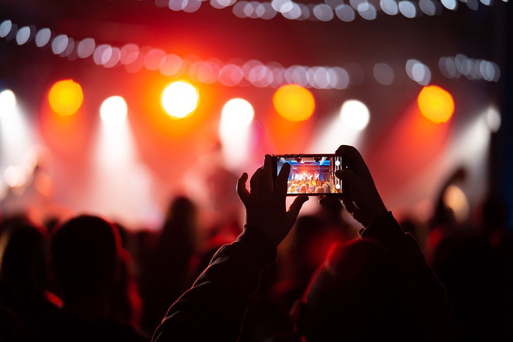 Kamil Kowalski zagra w Firleju: emocjonalny koncert przed premierą!