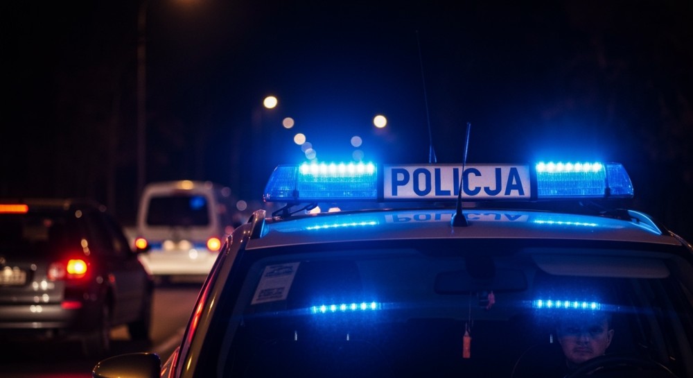 Alkohol i replika pistoletu: Mężczyzna terroryzował sąsiada, w rękach policji!
