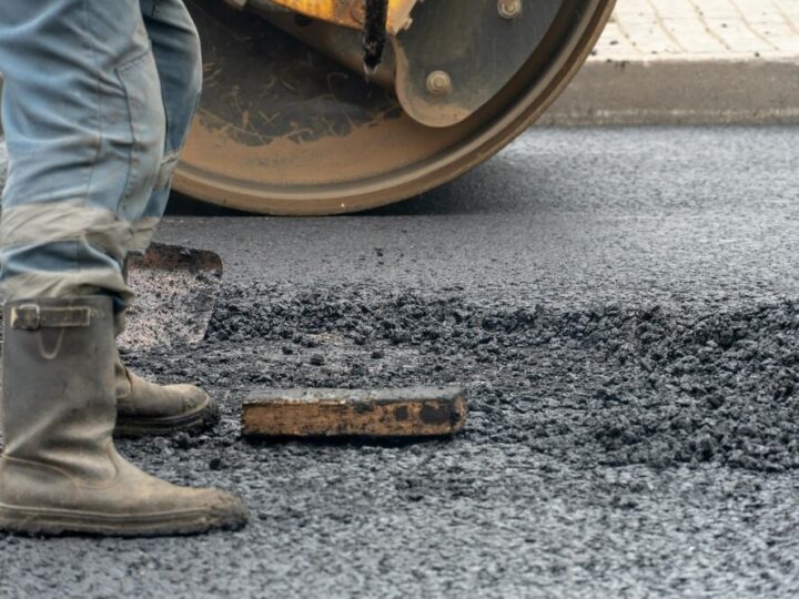 Nowe Miejsca Postojowe na ul. Jana Pawła II: Malowanie Rozpocznie się 20 Października 2025!