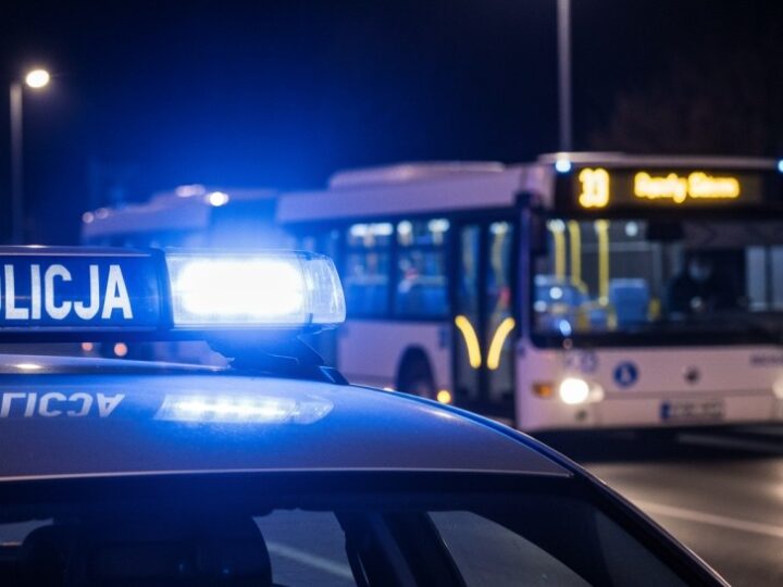 Młodzież na tropie kariery: Policjanci z Wrocławia inspirują przyszłych mundurowych