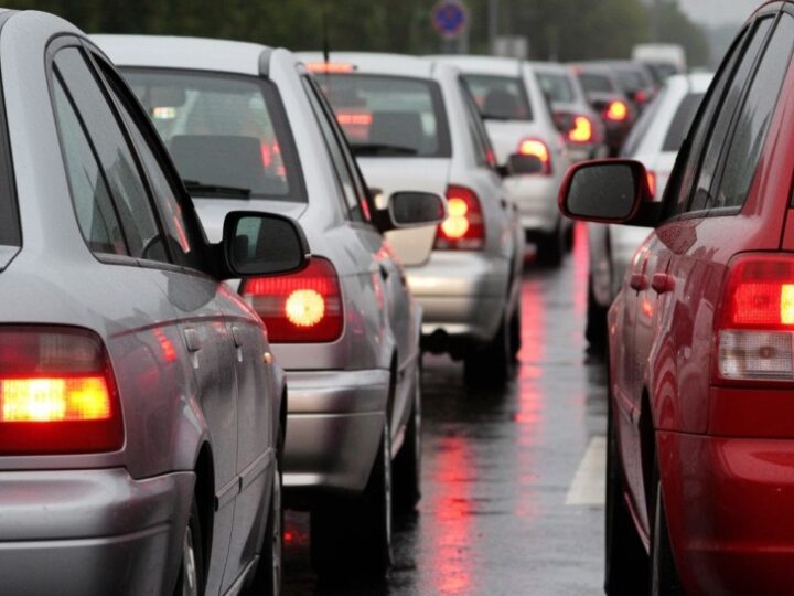 Awaria ciężarówki na A4: Utrudnienia w ruchu na 2 godziny!