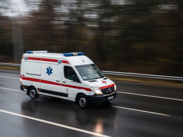 Wrocław wprowadza całodobowe defibrylatory AED: nowa era bezpieczeństwa w mieście!
