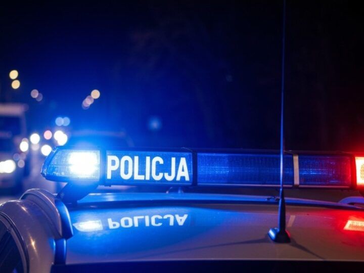 Policja z Dolnego Śląska odzyskuje skradziony samochód, narkotyki i gotówkę dzięki współpracy funkcjonariuszy