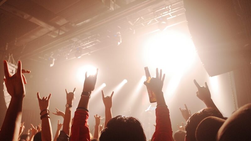 Andrzejki na łyżwach: Wrocławskie lodowiska w rytmie zabawy!