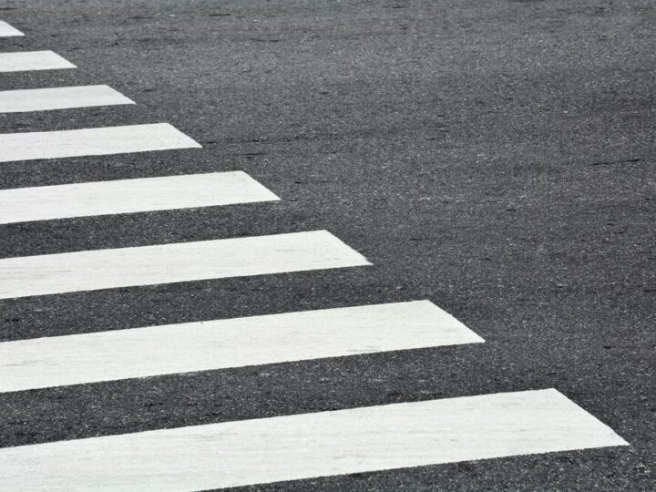 Kto odpowiada za liściasty bałagan na wrocławskich ulicach?