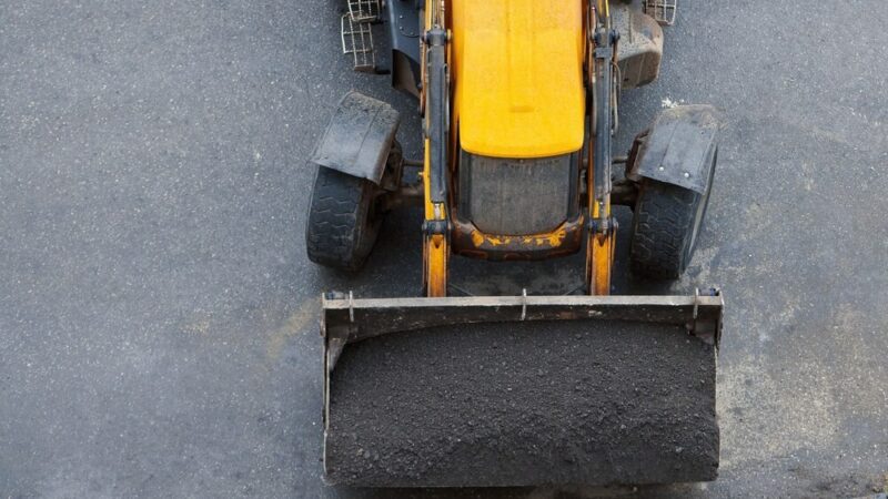 Bezpieczniejsze drogi w Siechnicach: Nowe skrzyżowanie już w budowie!