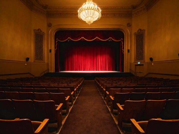 Zanurz się w teatrze z Agatą Skowrońską na inspirujących warsztatach