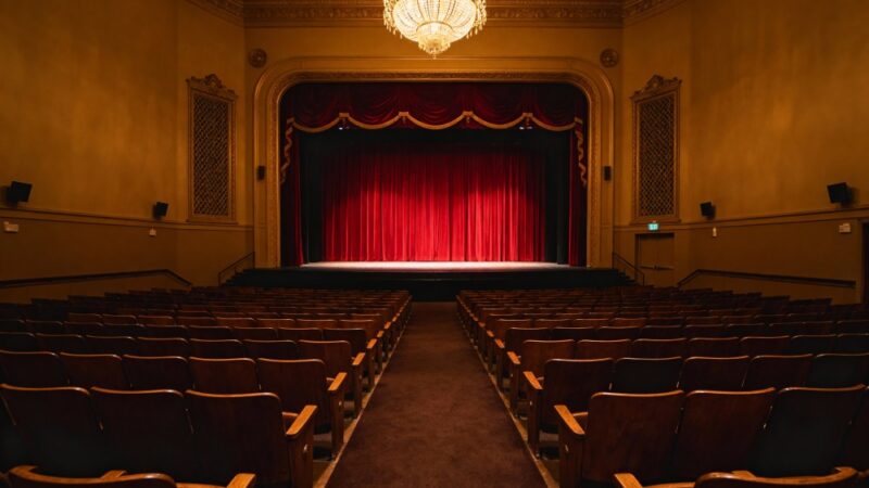 Zanurz się w teatrze z Agatą Skowrońską na inspirujących warsztatach