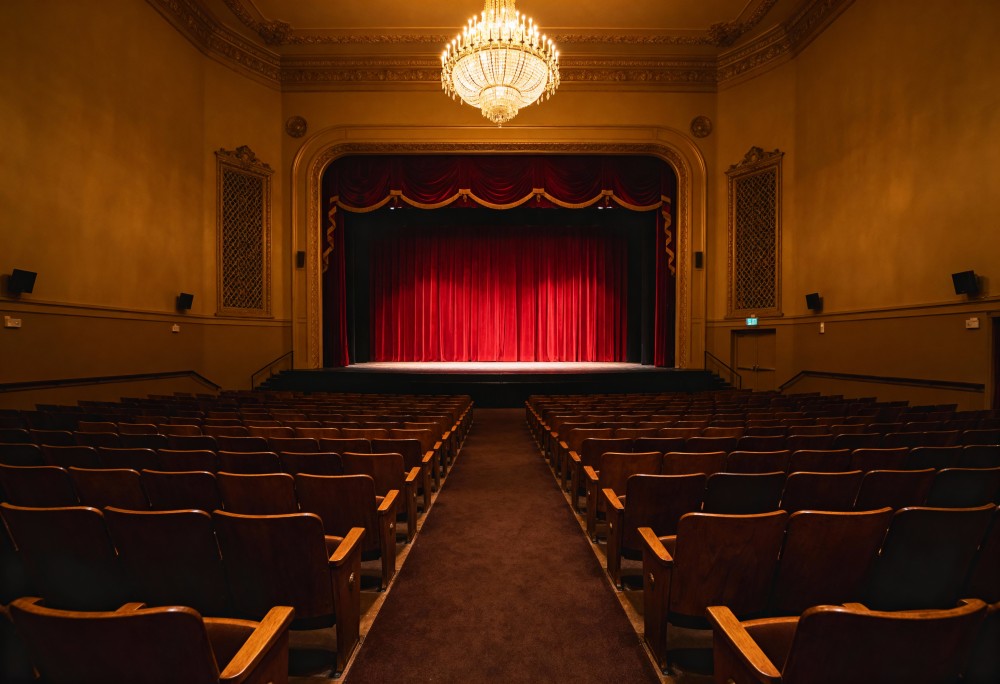 Zanurz się w teatrze z Agatą Skowrońską na inspirujących warsztatach