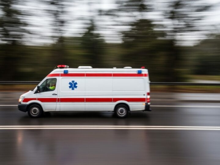 Ćwiczenia ratunkowe na lotnisku: dramatyczna symulacja rozbicia samolotu