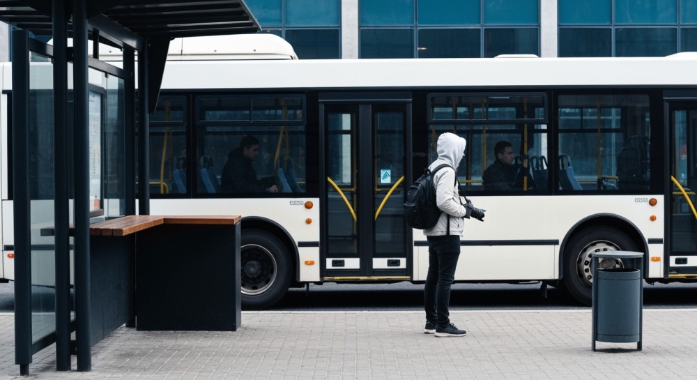 Autonomiczny minibus na cmentarzu: 1200 pasażerów w 14 dni!