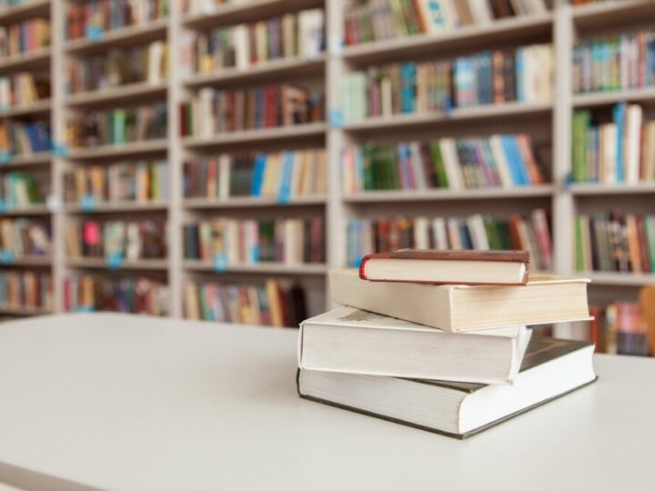 Książki jako dzieła sztuki: Wystawa, która zachwyca w Pawilonie Czterech Kopuł