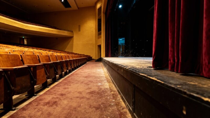 Teatr Ekstrawersja: Pasjonaci sztuki na Popowicach