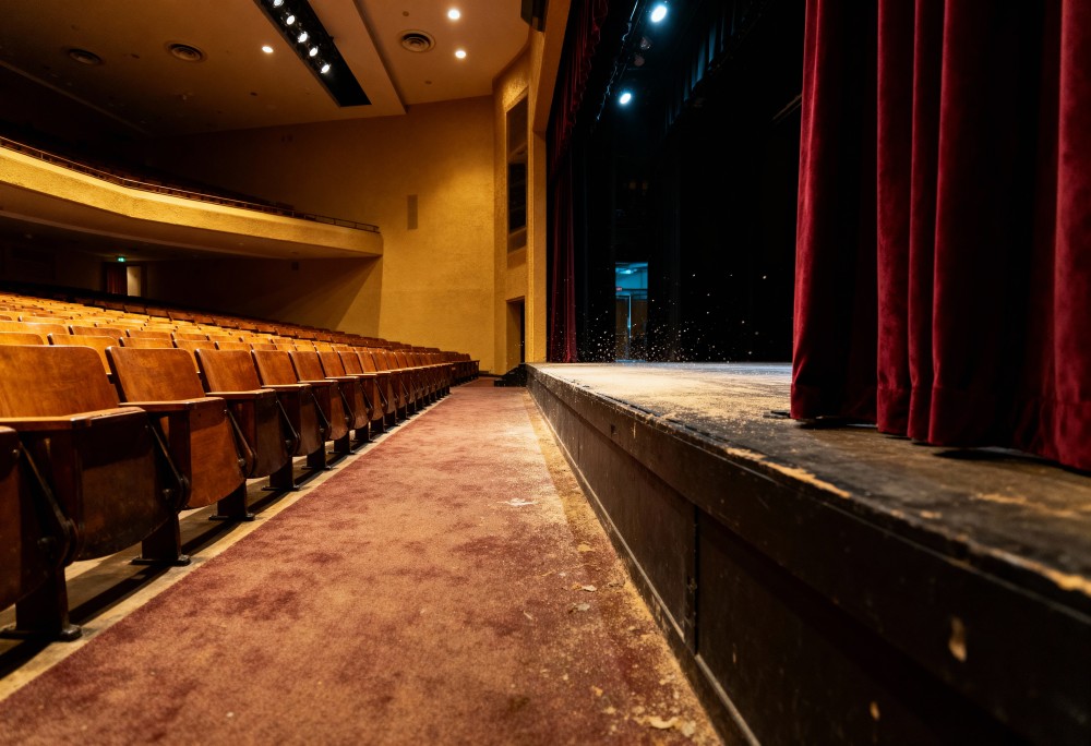 Teatr Ekstrawersja: Pasjonaci sztuki na Popowicach