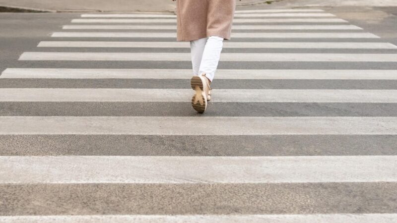 Widoczność ratuje życie: załóż kamizelkę odblaskową!