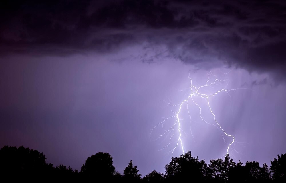 Zima zaskoczyła Wrocław: Miasto w akcji przeciw śniegowi!