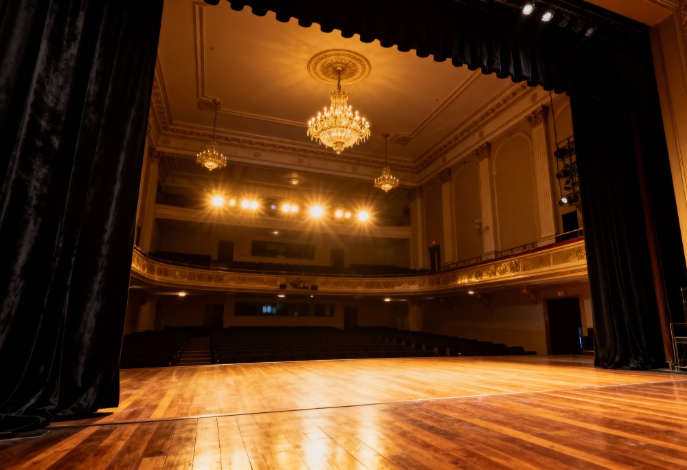 Amatorki: Przemoc i Miłość w Nowej Odsłonie Wrocławskiego Teatru