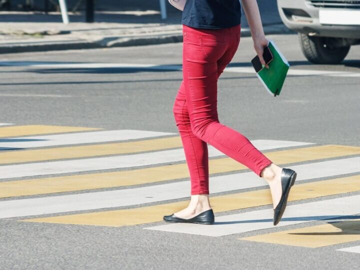 Poważny wypadek na S8: Ciężarówka potrąciła pieszego pod Wrocławiem