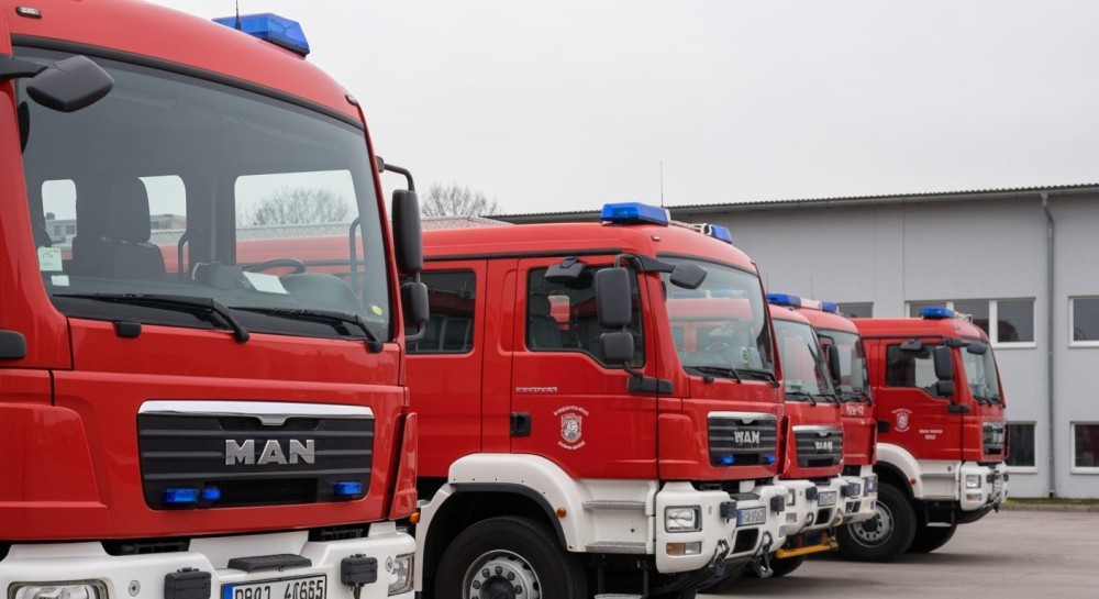 Nowe narzędzia dla strażaków z Gniechowic: Bezpieczeństwo mieszkańców na wyższym poziomie!