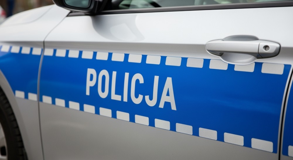 Włamanie do klubu sportowego w Chocianowie: Mieszkańcy i policja odzyskują skradzione mienie!