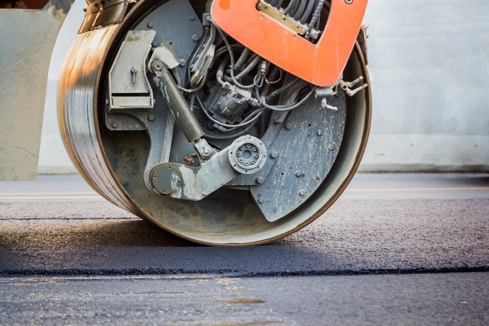 Ulica Moniuszki znów dwukierunkowa – koniec komunikacyjnych utrudnień!