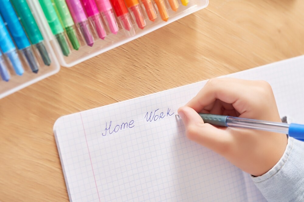 Młodzi w Mundurach: Policjanci Inspirują Przyszłe Pokolenia