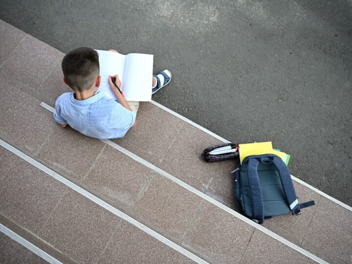Wrocław wprowadza zakaz smartfonów w szkołach: Rewolucja edukacyjna na Dolnym Śląsku!