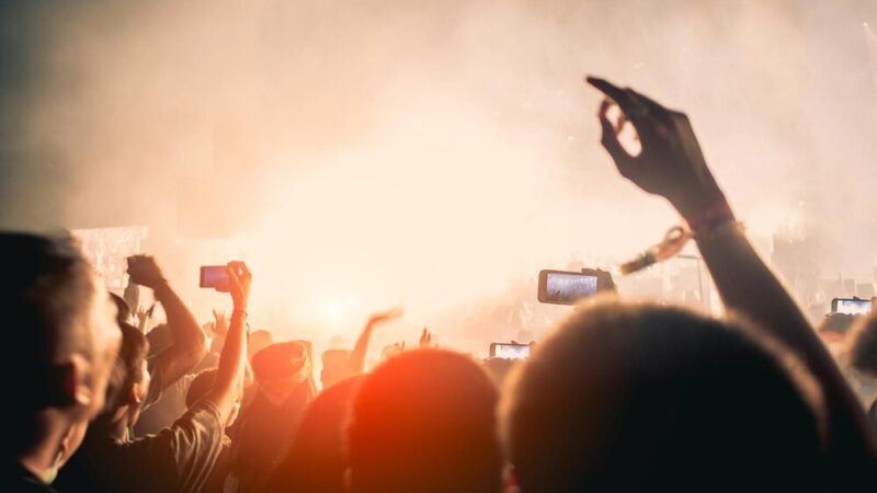 Magiczne Rozświetlenie Choinki w Sobótce z Mikołajem i Musicalem!