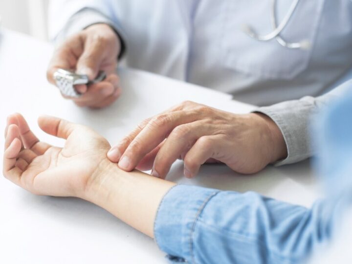 Seniorzy z Oławy: Jak zdobyli umiejętności ratujące życie?