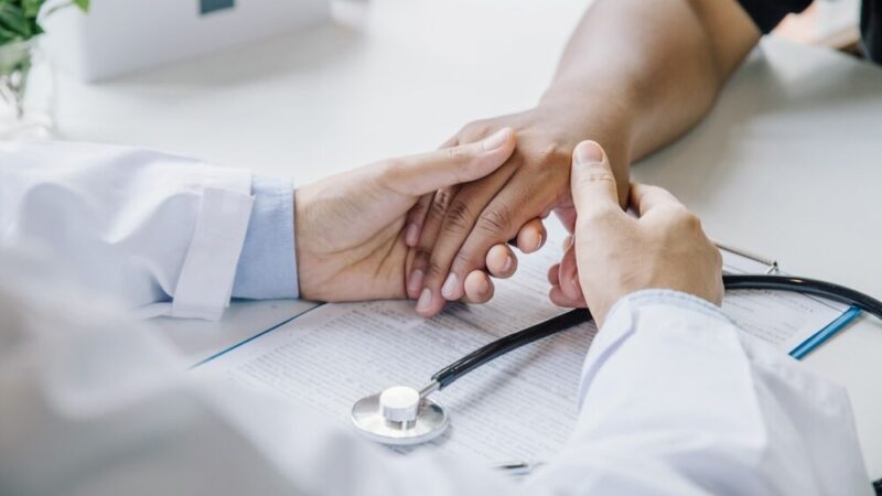 Wrocław wprowadza innowacje dla bezpieczeństwa kobiet: szkolenia i mobilne KTG