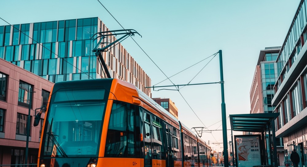 Utrudnienia na Bardzkiej: Nowe zasady w komunikacji miejskiej