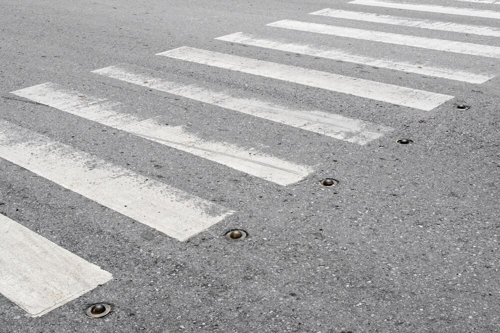 Zwiększ swoją widoczność jako pieszy po zmroku