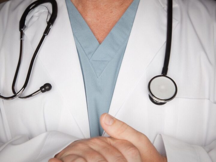 Bezpieczeństwo na feriach: Kluczowe zasady dla dzieci i rodziców